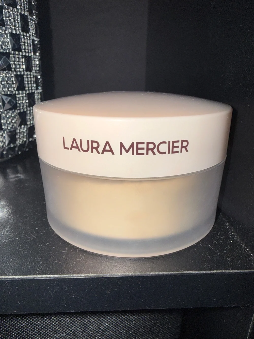 laura mercier trans. loose set powder -ultra blur used 1 x sanitized no box